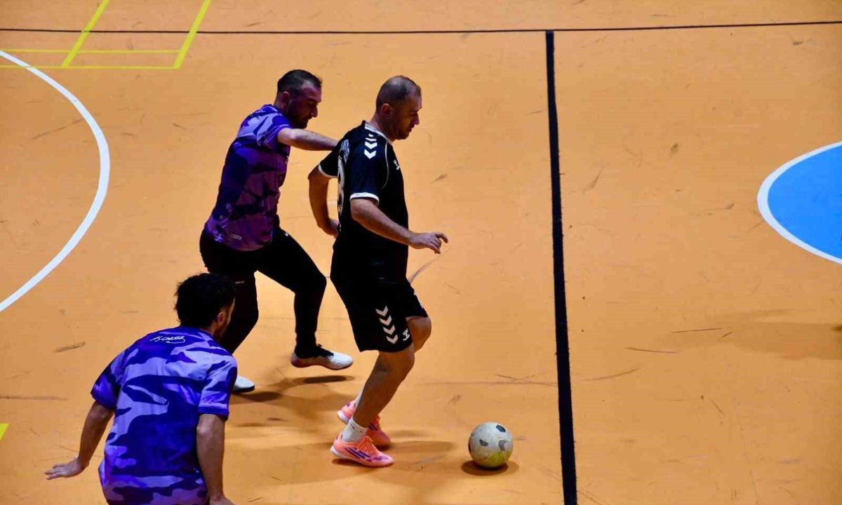 Afyonkarahisar’da Kamu Spor Oyunları futsalda Çobanlar MEB şampiyon oldu