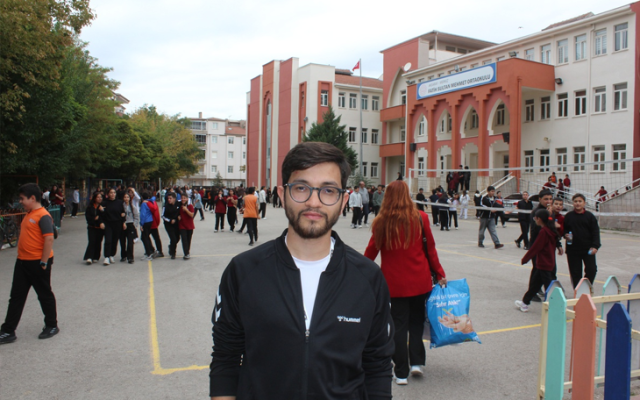 EKPSS’de Türkiye 27’ncisi Olan Görme Engelli Öğretmen, Mezun Olduğu Okulda Görev Yapıyor