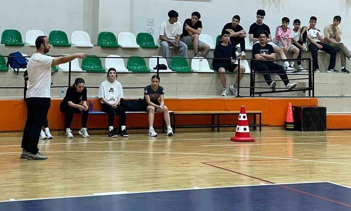Kestel Belediyesi’nin besyo kursu gençlerin spor bilimleri kapısını araladı