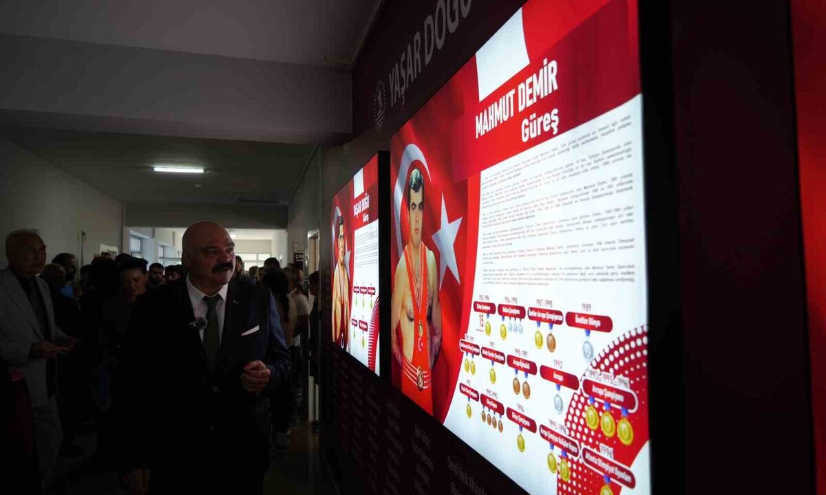 OMÜ Yaşar Doğu Spor Bilimleri Fakültesinde milli sporcular için Onur Duvarı açıldı