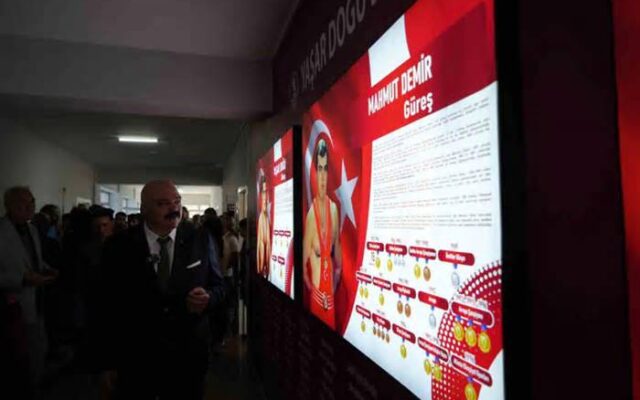 OMÜ’de Türk sporunun efsane isimleri “Onur Duvarı”nda